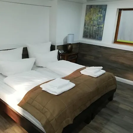 Risa Hotels, Landgasthaus Zum Kreuz - Self Check In Gasthof 3*